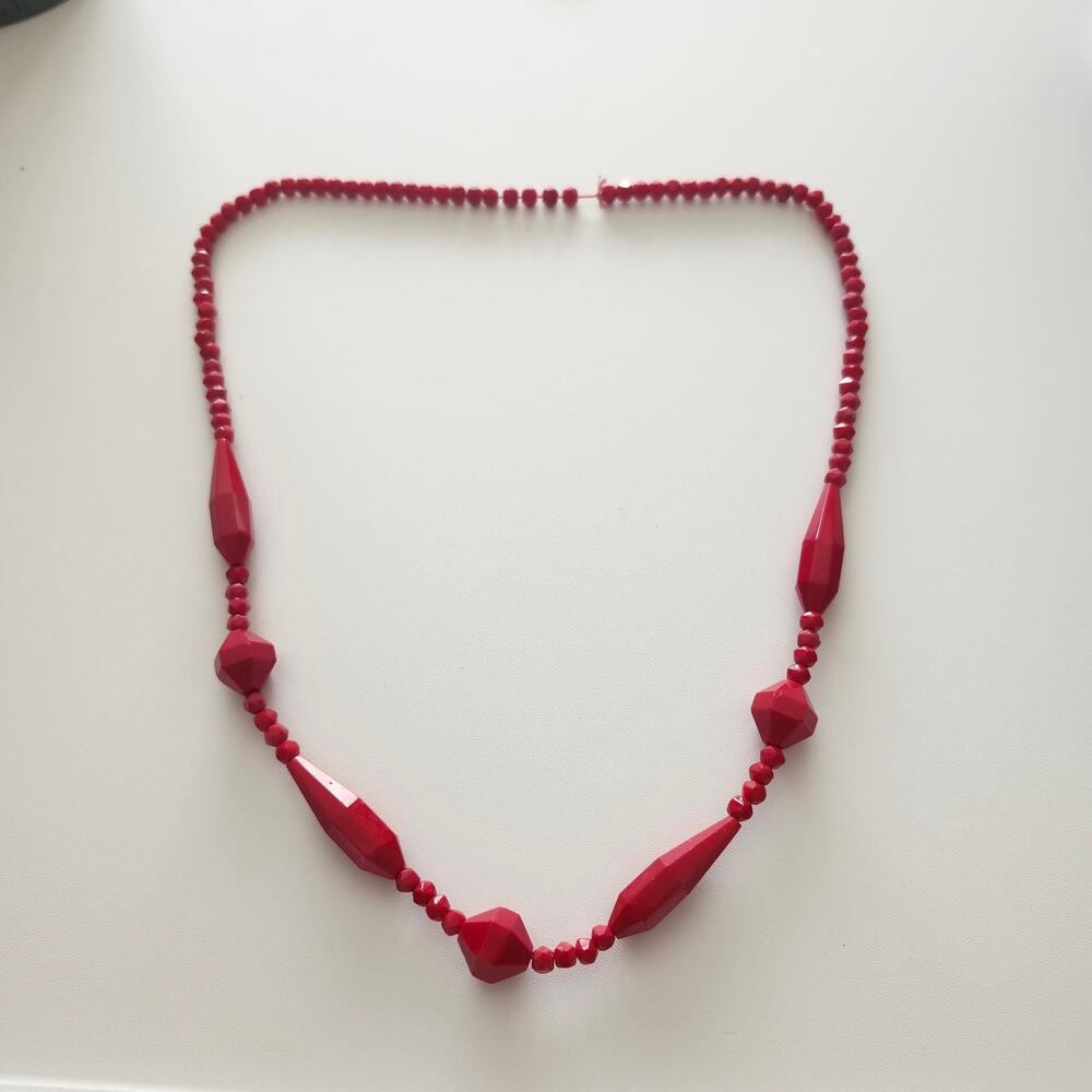 Red Faceted Glass Acrylic Beaded Statement Necklace Retro Chunky Costume Jewelry